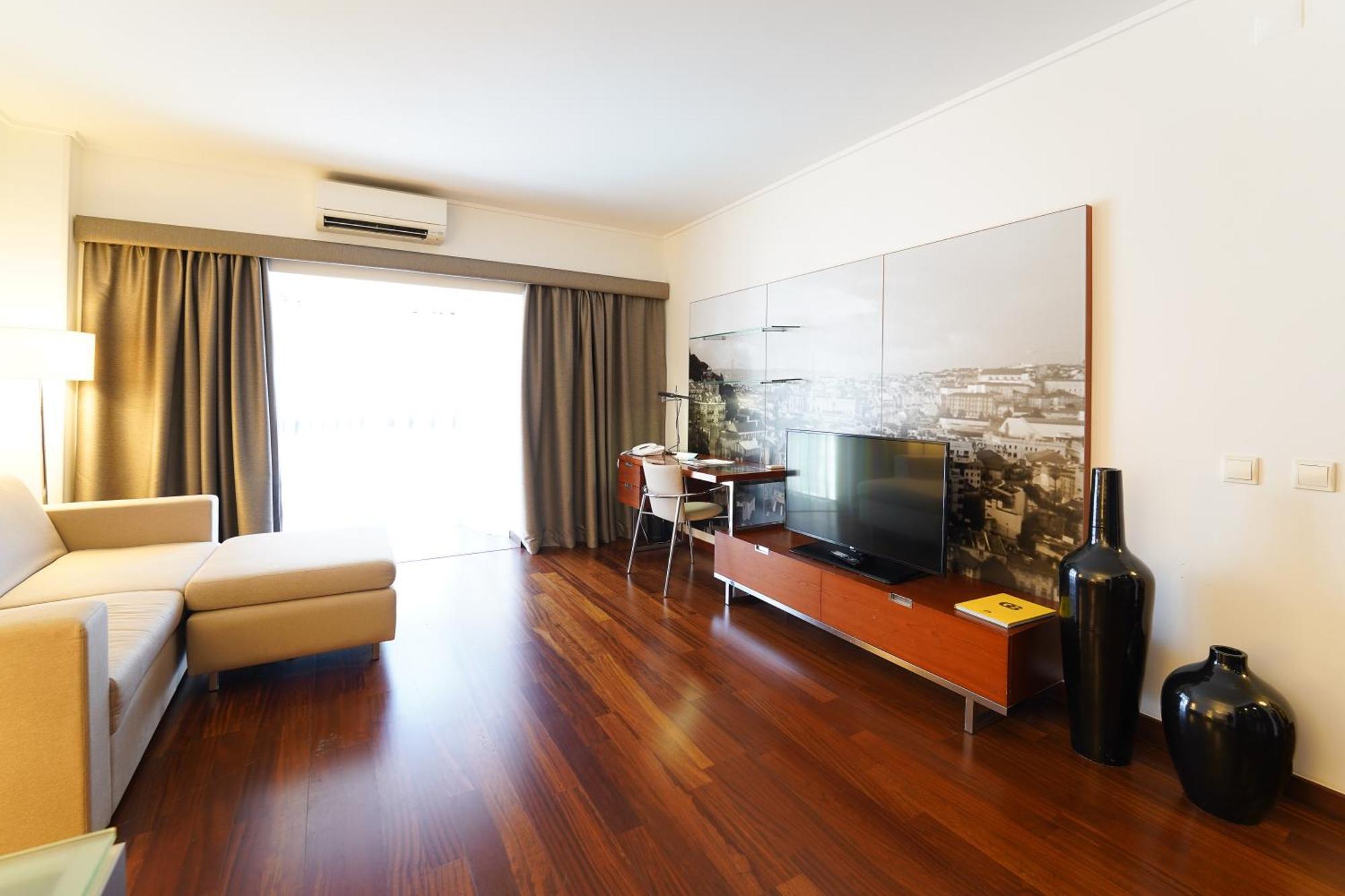 Aparthotel Legendary 4*